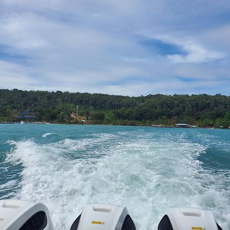 Lucky Sun Saracen Bay Hostel Koh Rong Sanloem Bagian luar foto