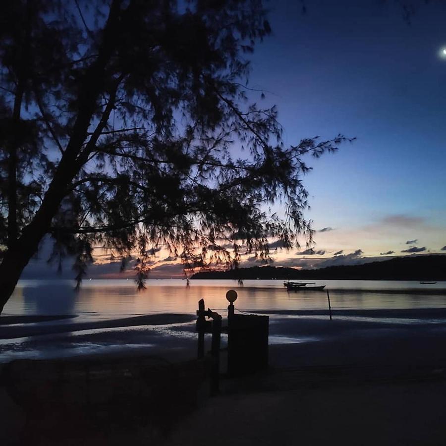 Lucky Sun Saracen Bay Hostel Koh Rong Sanloem Bagian luar foto