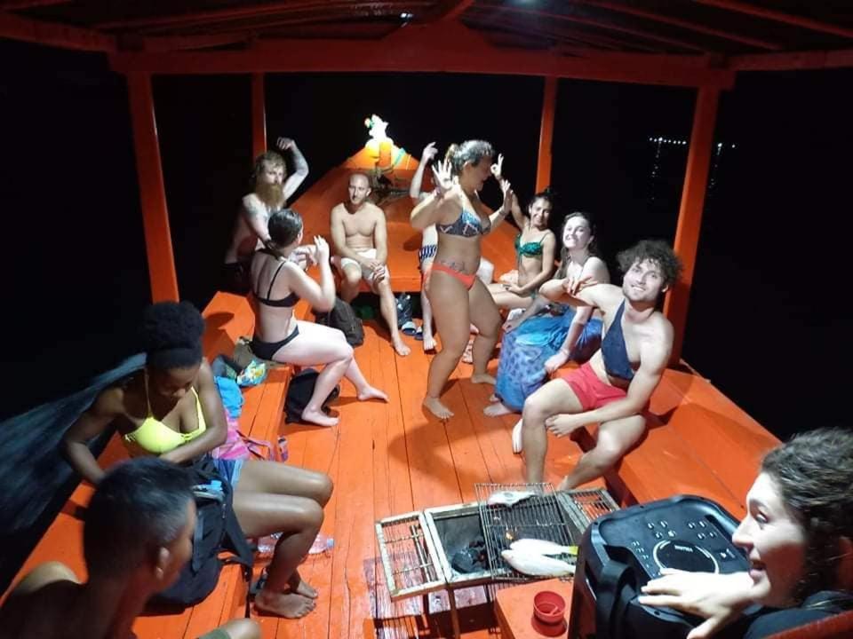 Lucky Sun Saracen Bay Hostel Koh Rong Sanloem Bagian luar foto