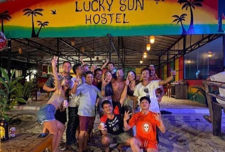 Lucky Sun Saracen Bay Hostel Koh Rong Sanloem Bagian luar foto