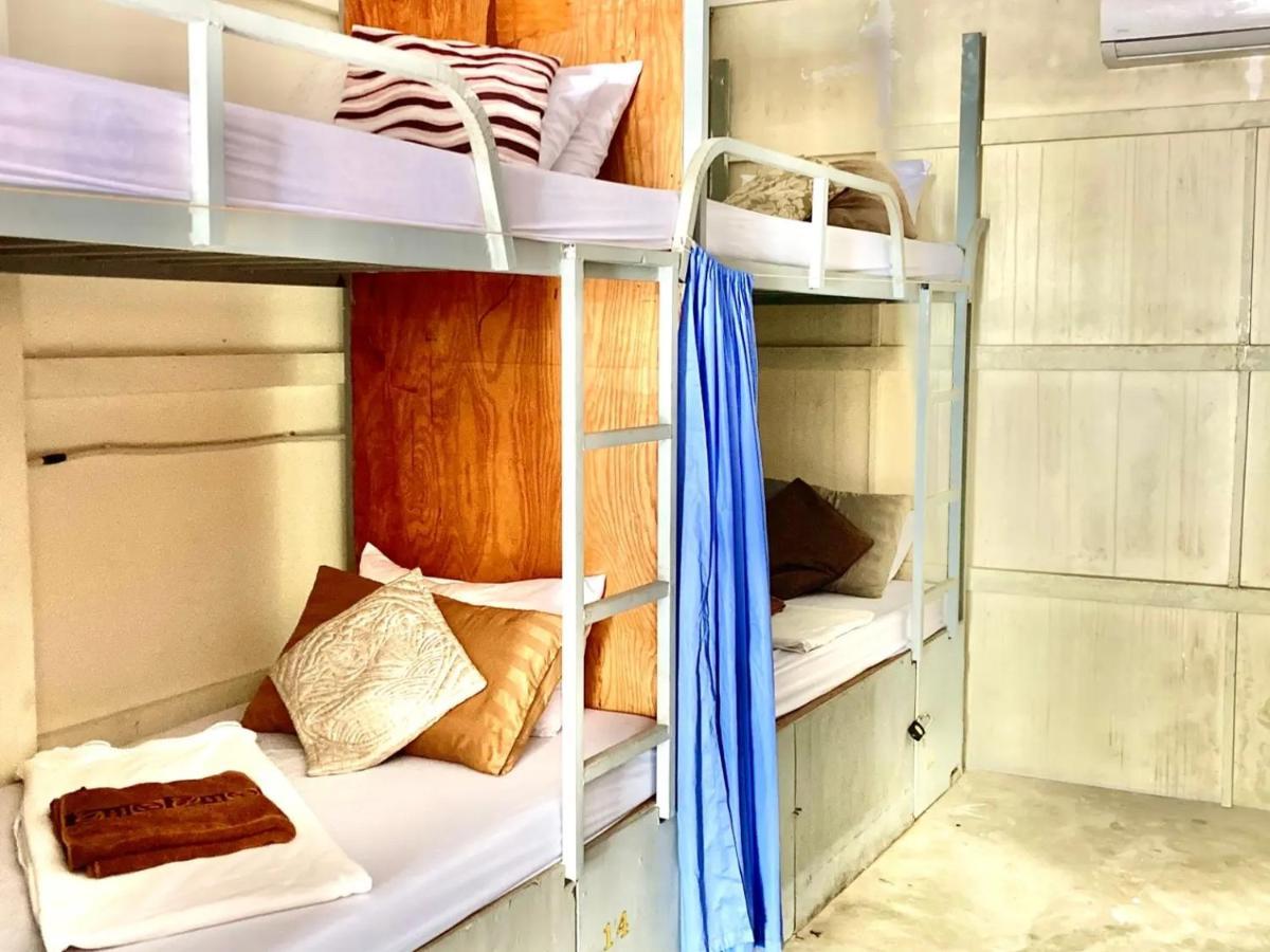 Lucky Sun Saracen Bay Hostel Koh Rong Sanloem Bagian luar foto