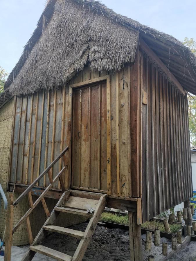 Lucky Sun Saracen Bay Hostel Koh Rong Sanloem Bagian luar foto