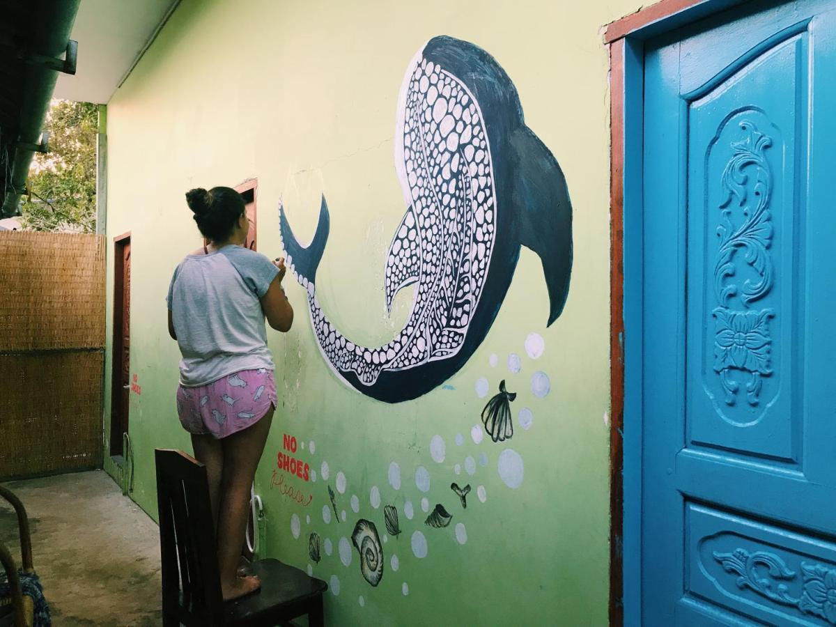 Lucky Sun Saracen Bay Hostel Koh Rong Sanloem Bagian luar foto